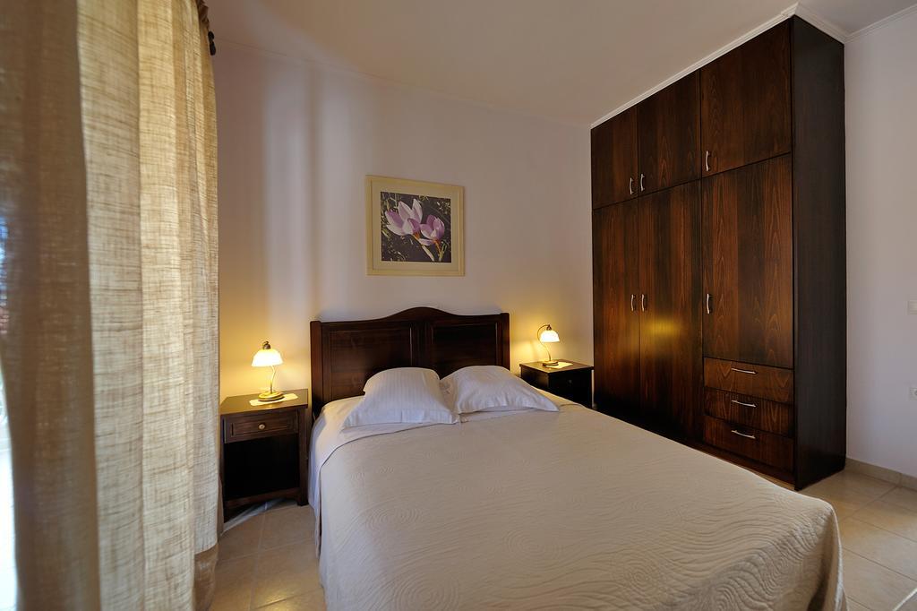Dianthos Guesthouse Kiriákion Eksteriør bilde